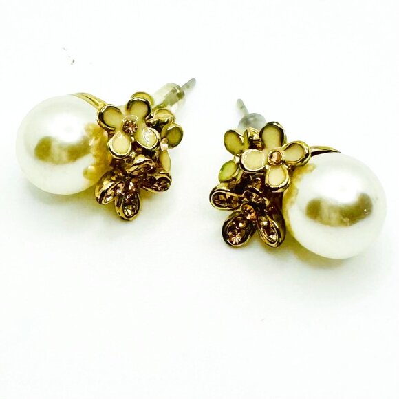 Pearl Flower Earrings - Picture 1 of 1